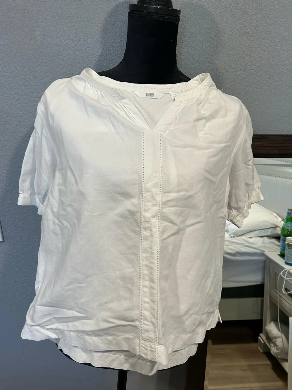 Uniqlo White Linen Blend Blouse XS NWOT - Picture 2 of 5